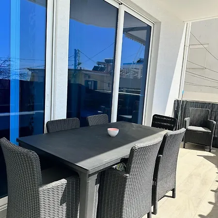 Marta Apartment *